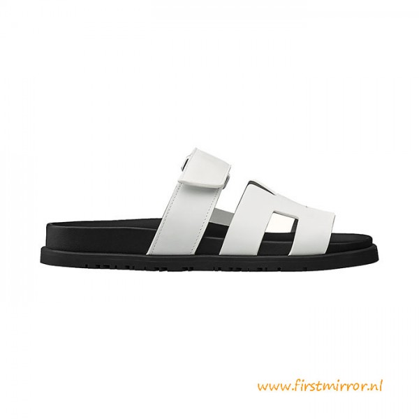 Top Quality Rubber Sole Chypre Sandal in Calfskin